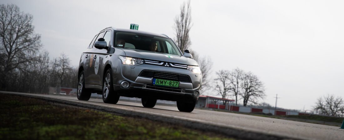 Vezetéstechnikai tréning, ami valódi biztonságot ad a volán mögött